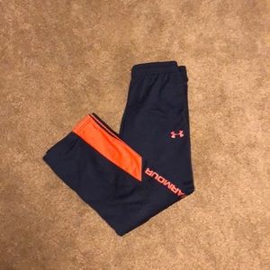 Under Armour Sweatpants: Boys large